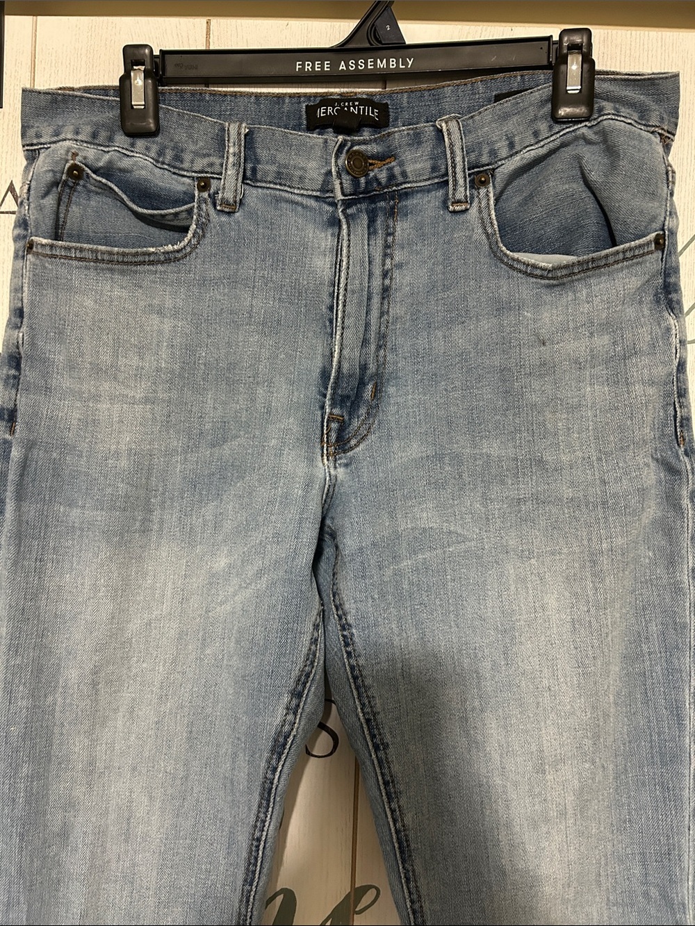 J Crew mercantile flex straight leg Men's Lightwash Jeans, size 32/30 - Picture 2 of 8